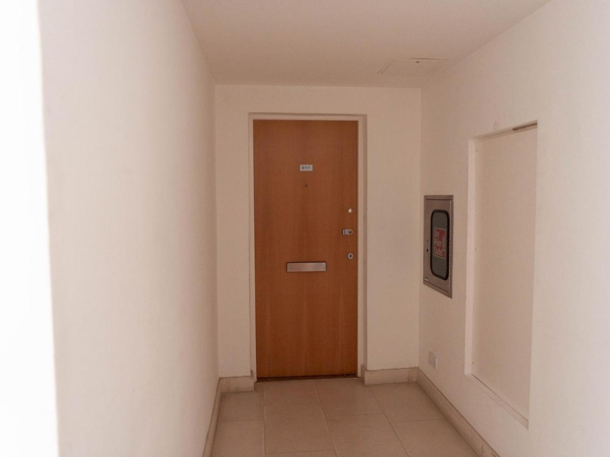 Pass The Keys Lovely 2-bed In Perfect City Location With Parking *