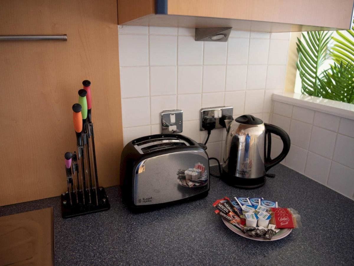 Pass The Keys Lovely 2-bed In Perfect City Location With Parking Apartment Glasgow