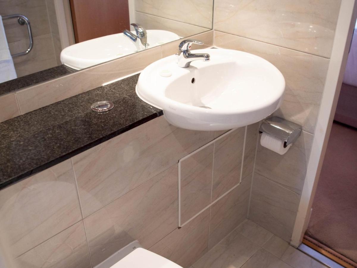 Pass The Keys Lovely 2-bed In Perfect City Location With Parking * Glasgow