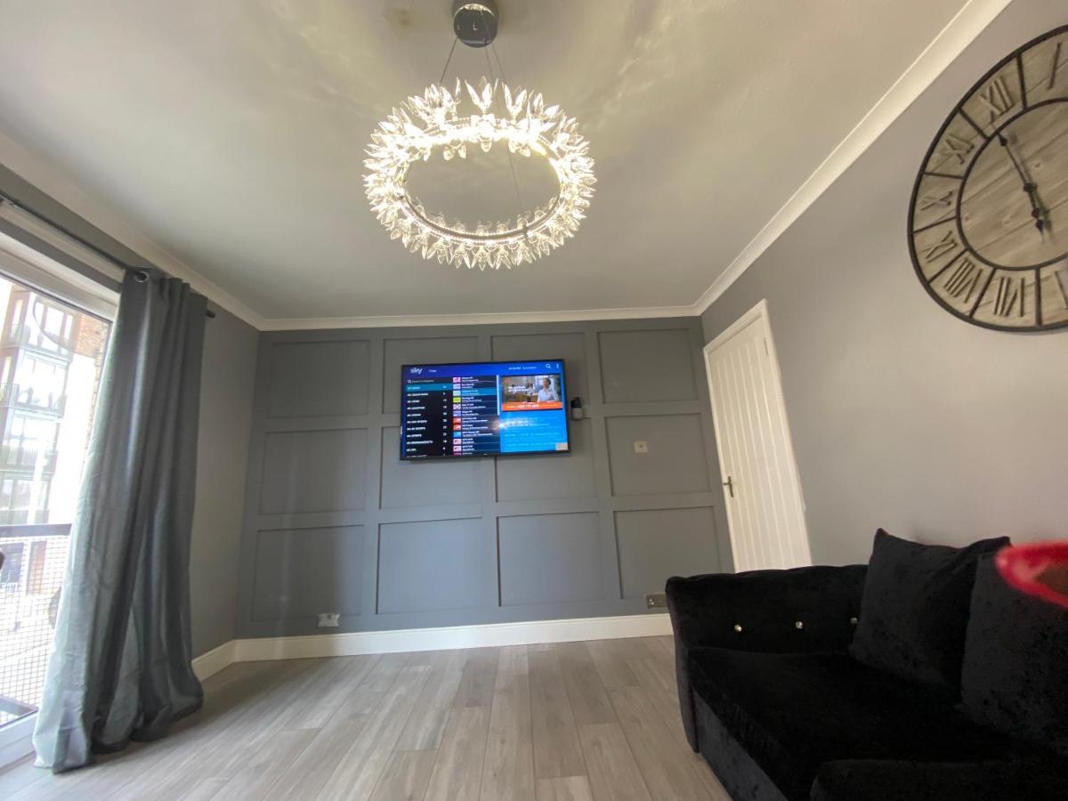2 Bedroom At Secc Hydro Free Parking Apartment Glasgow