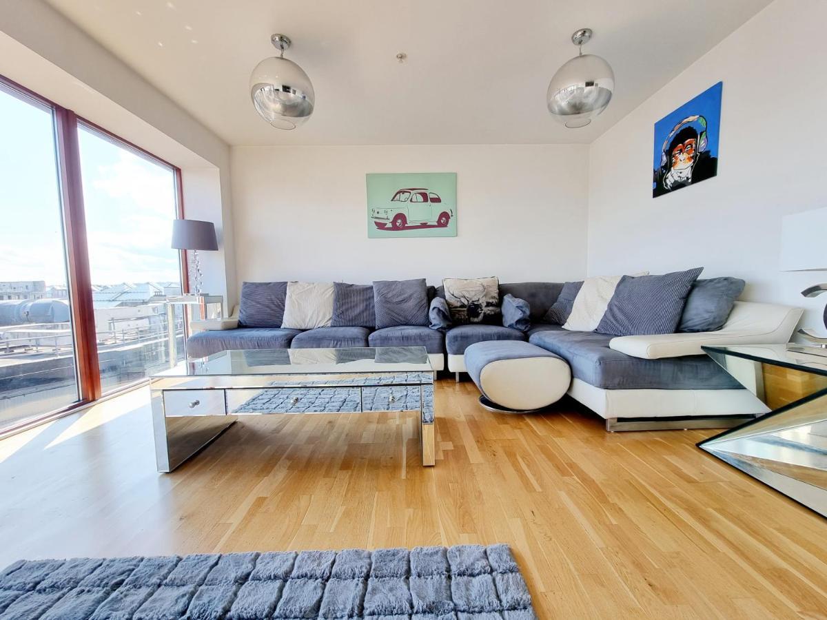 Two Bed Penthouse In The Heart Of *
