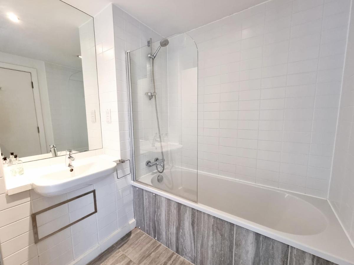 Apartment Two Bed Penthouse In The Heart Of