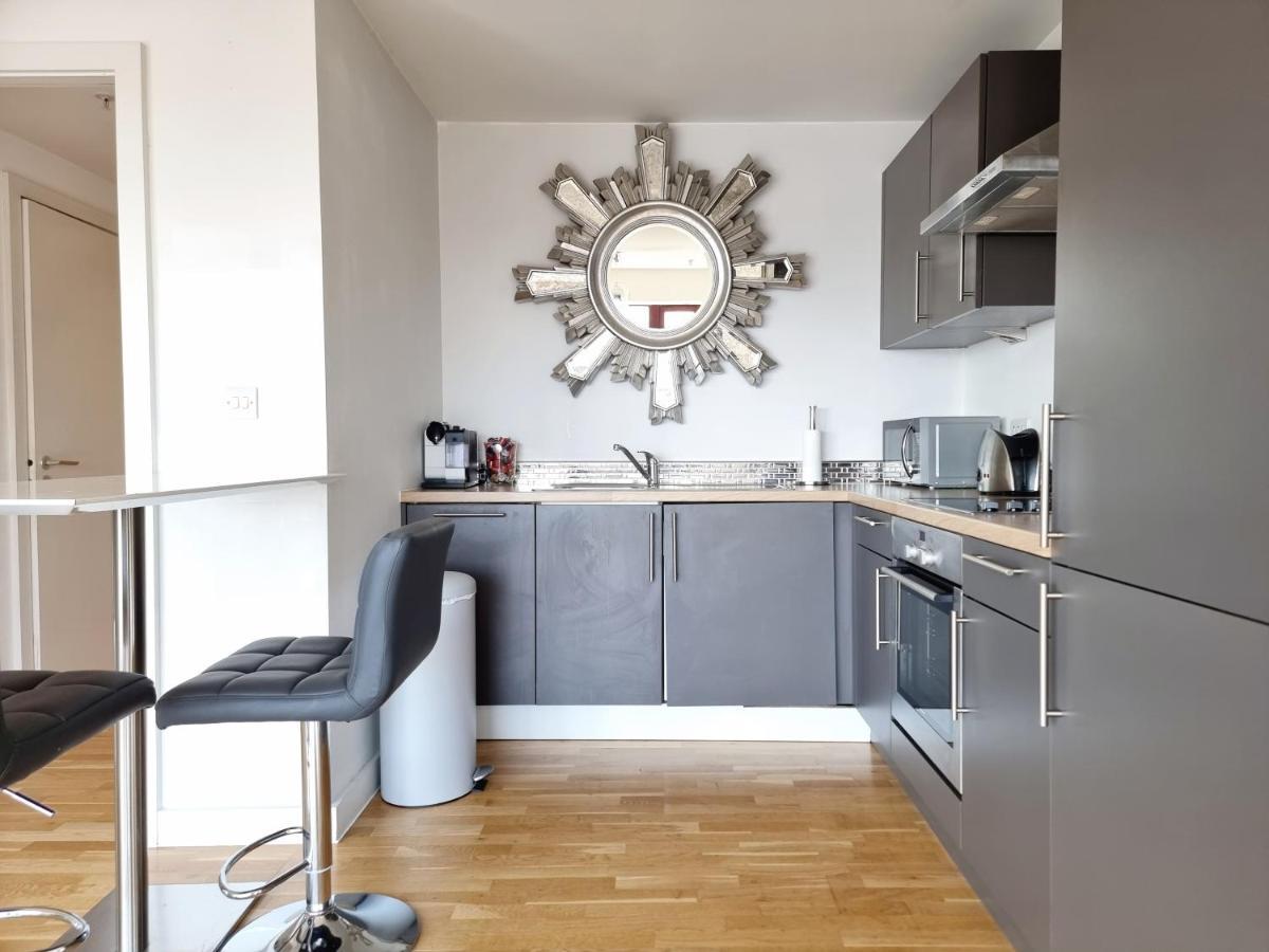 Two Bed Penthouse In The Heart Of * Glasgow
