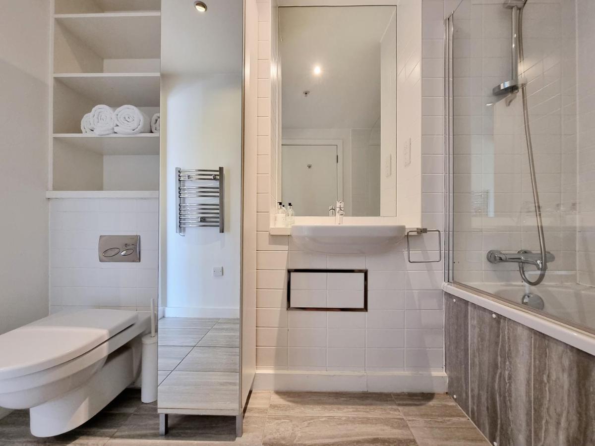 Two Bed Penthouse In The Heart Of *