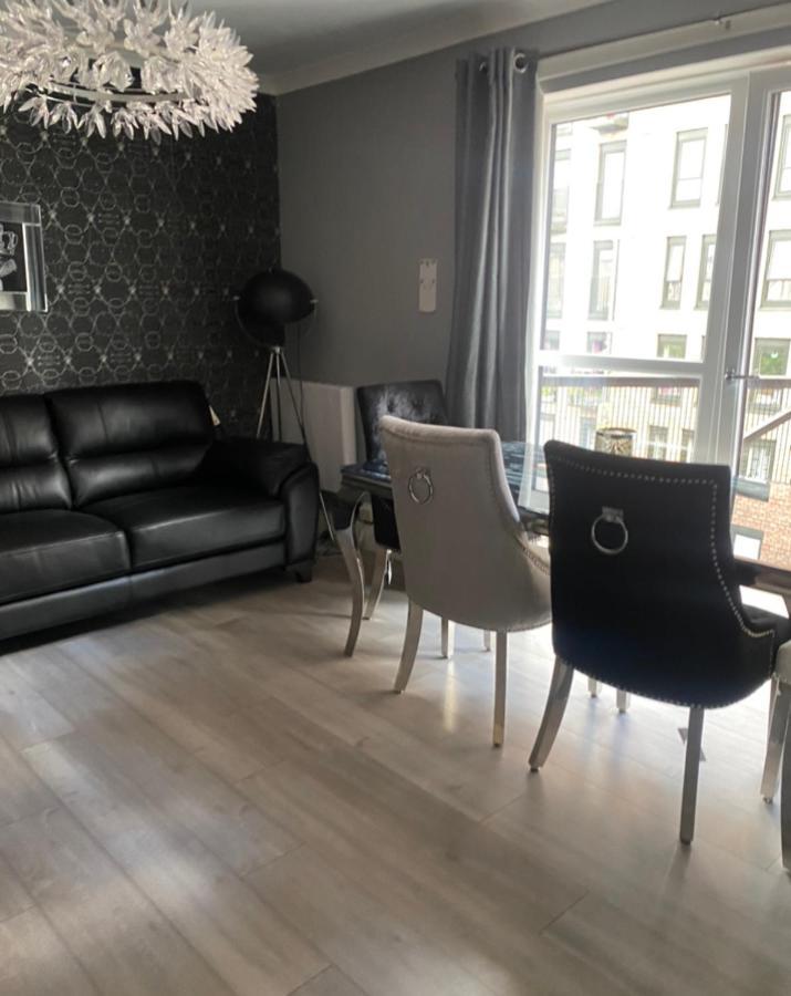 2 Bedroom At Secc Hydro Free Parking Apartment