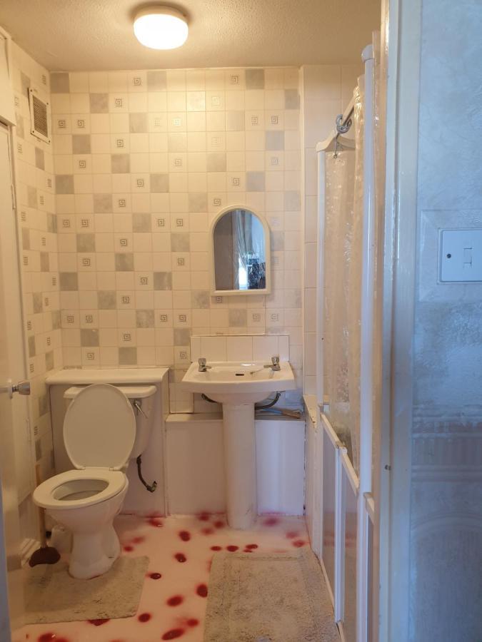 Apartment Beautiful Bedroom, Glasgow City Centre G4 Private Spare-Room *