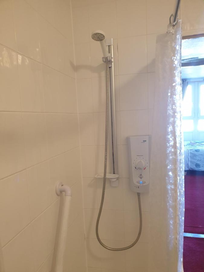Apartment Beautiful Bedroom, Glasgow City Centre G4 Private Spare-Room