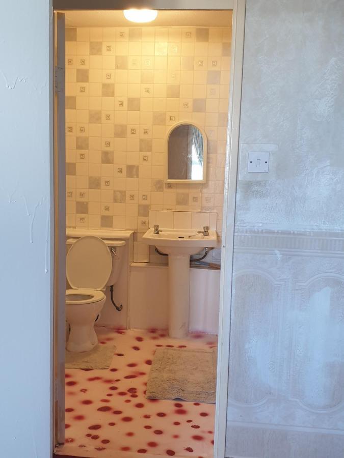 Beautiful Bedroom, Glasgow City Centre G4 Private Spare-Room Apartment *