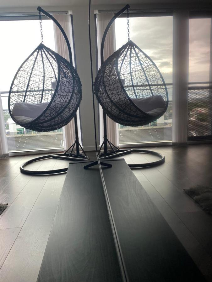 Secc/hydro Modern 6th Floor 2br Apartment, Great Views & Free Parking