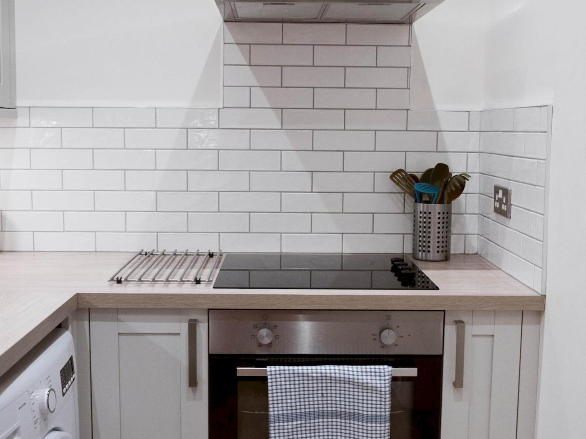 Pass The Keys Lovely Traditional 2 Bedroom Flat In West End Apartment *