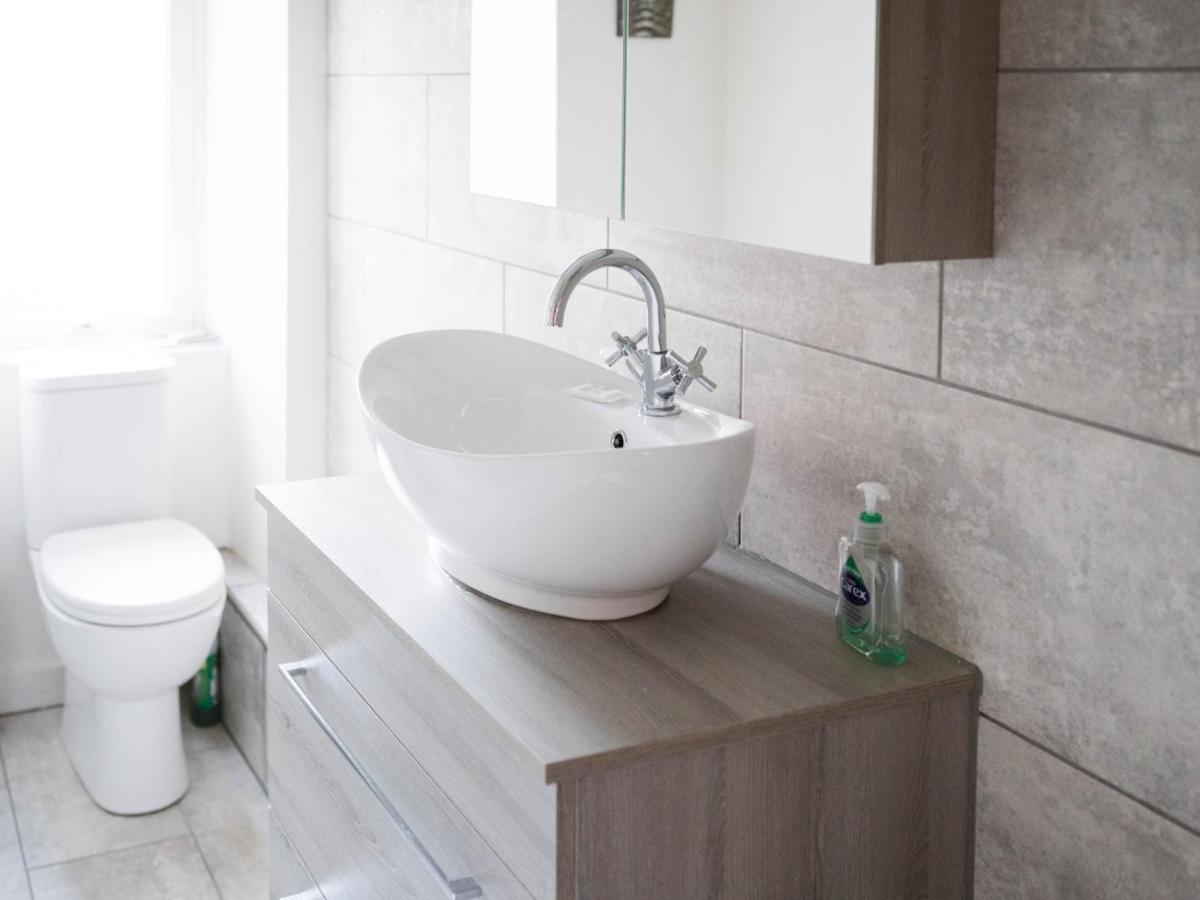Apartment Pass The Keys Lovely Traditional 2 Bedroom Flat In West End *