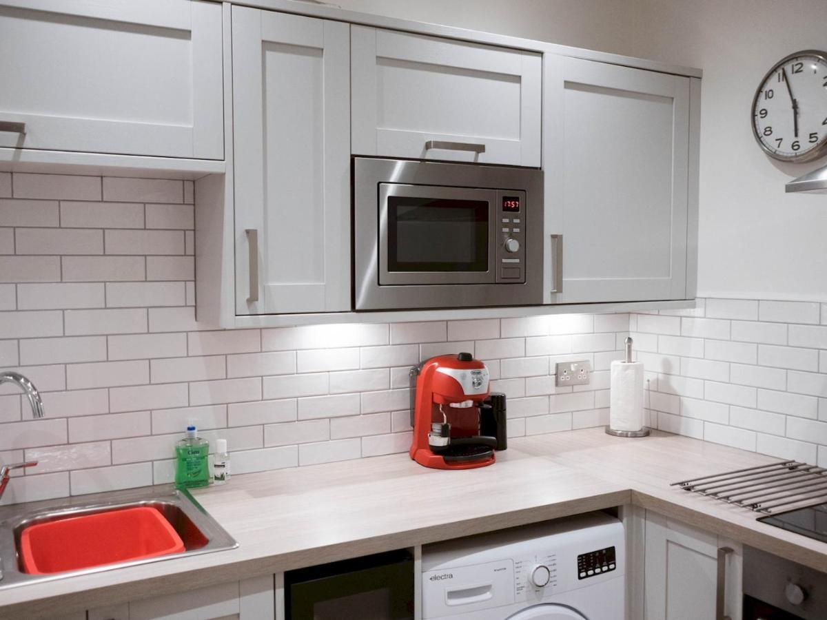 Pass The Keys Lovely Traditional 2 Bedroom Flat In West End Apartment