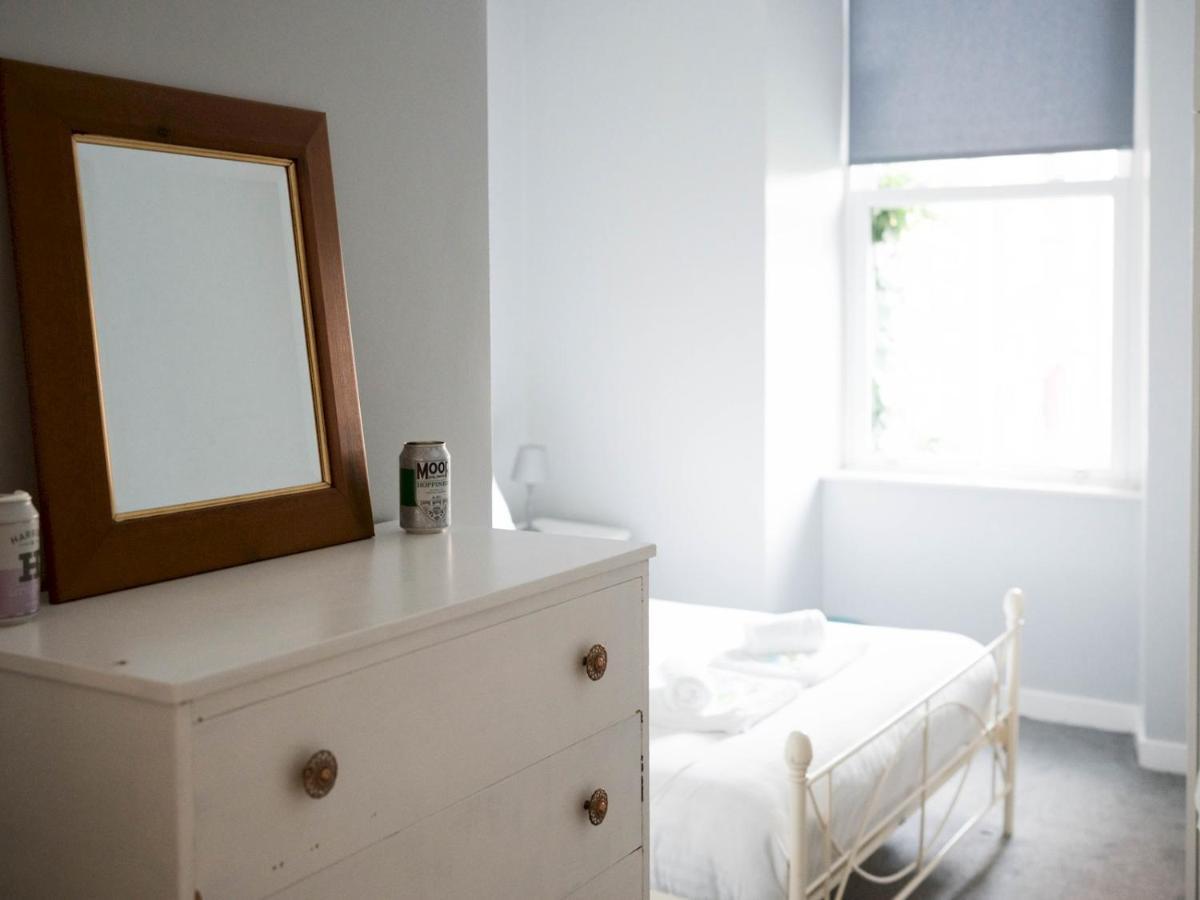 Pass The Keys Lovely Traditional 2 Bedroom Flat In West End Apartment Glasgow