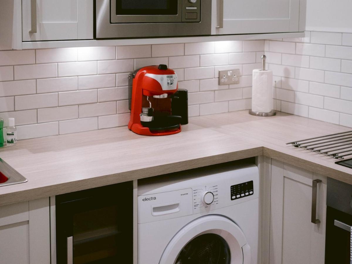 Pass The Keys Lovely Traditional 2 Bedroom Flat In West End * Glasgow
