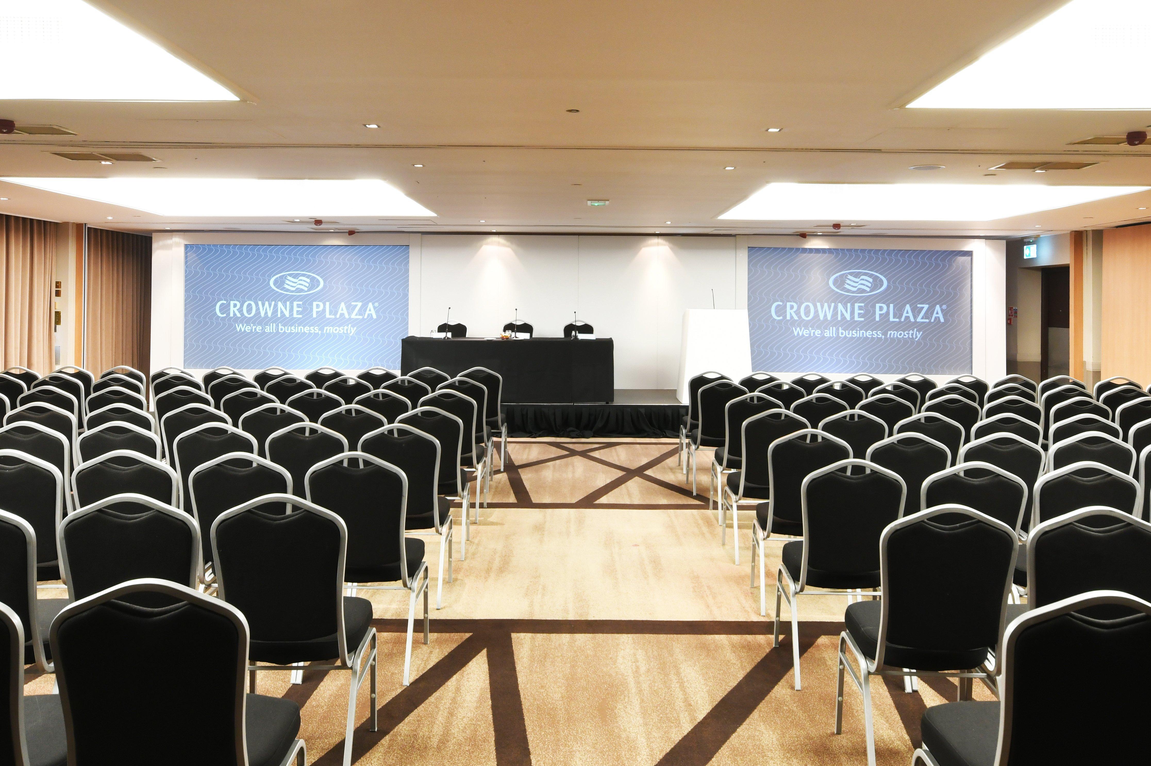 Crowne Plaza By Ihg Hotel 4*