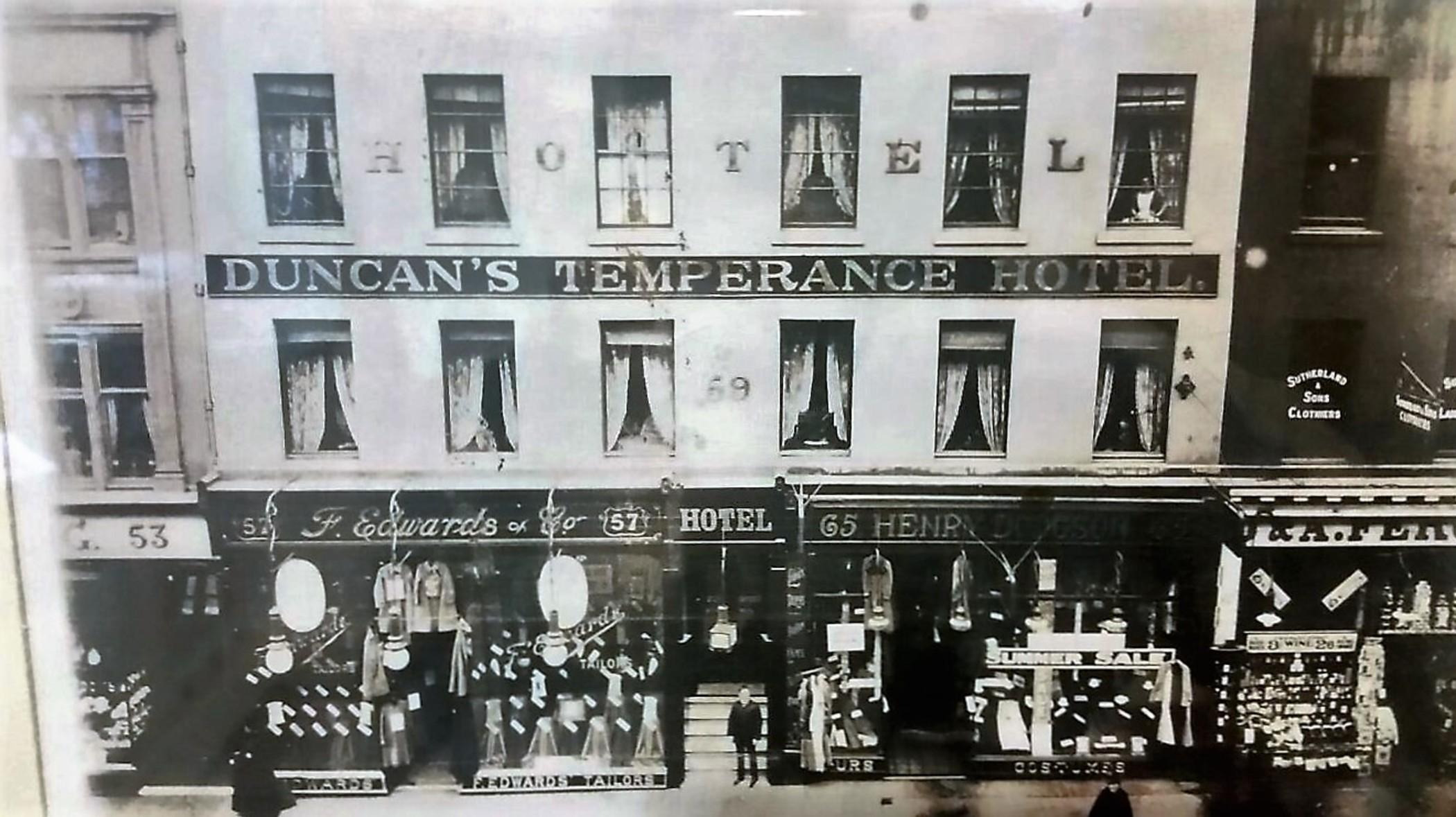 Hotel Rennie Mackintosh - Station 3*