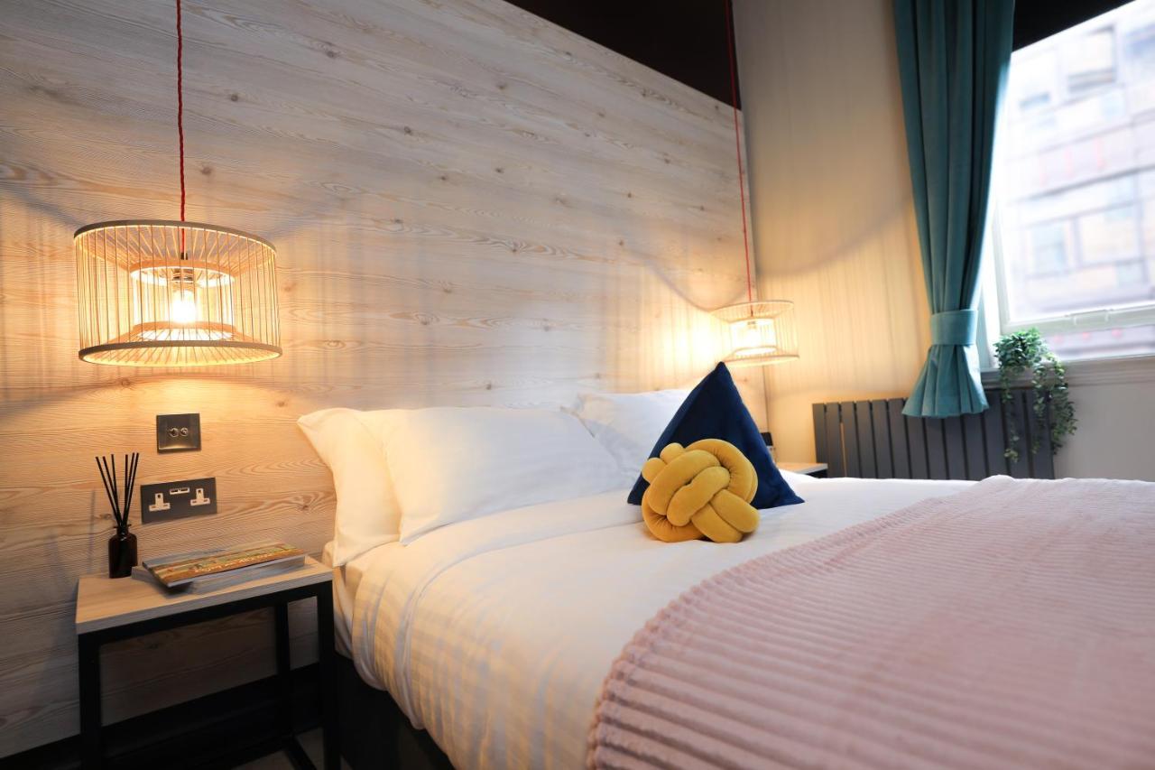 Revolver Hotel 4*