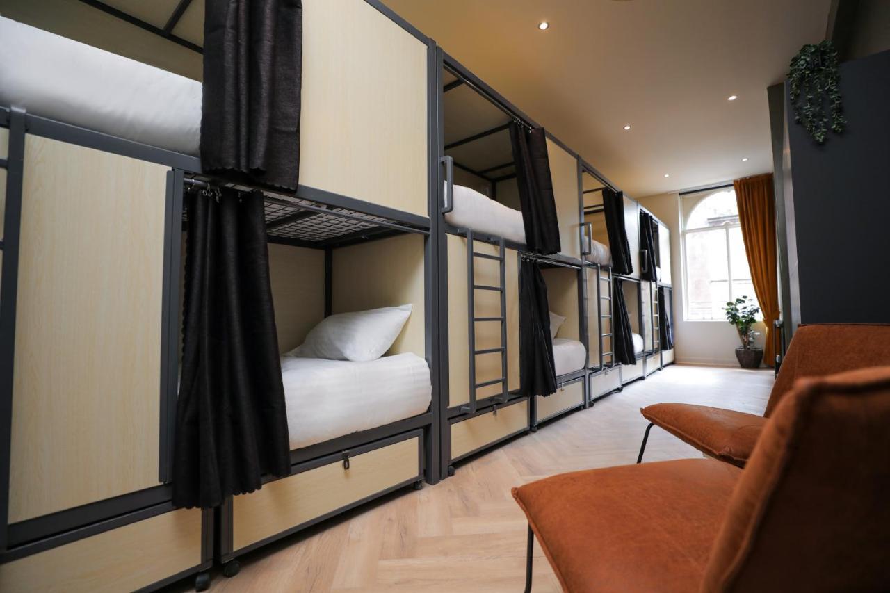 Hotel Revolver