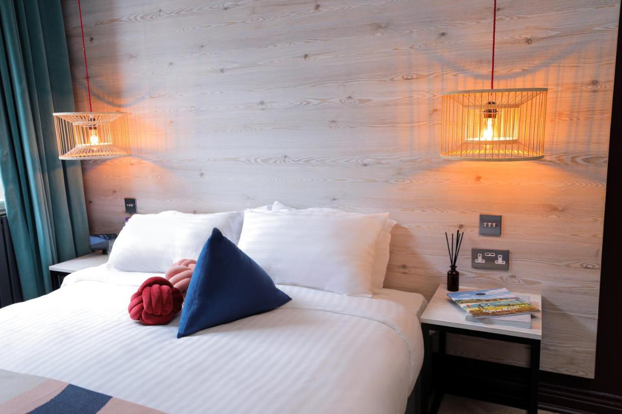 Hotel Revolver 4*