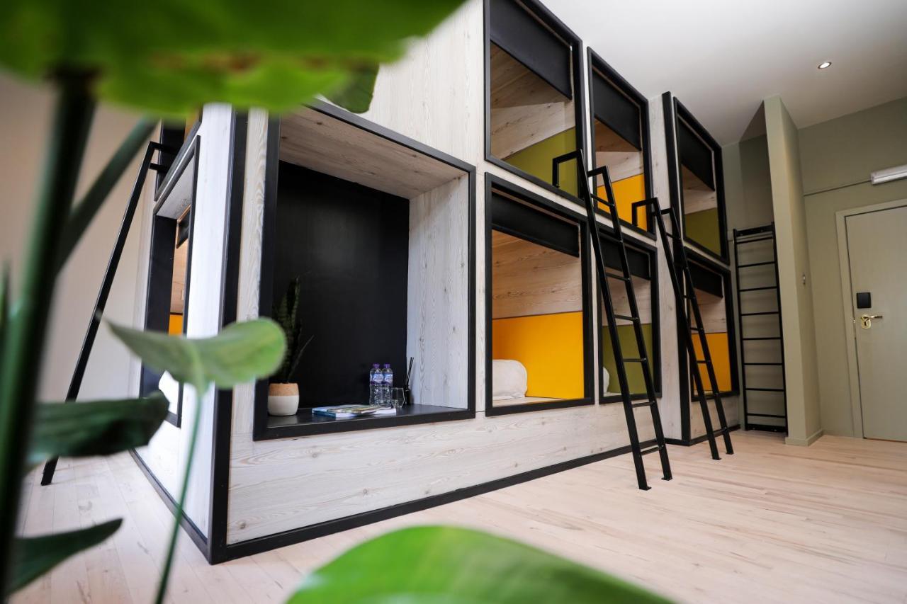 Revolver Hotel