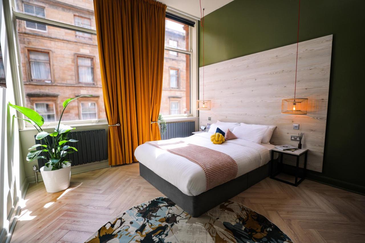 Revolver Hotel 4*