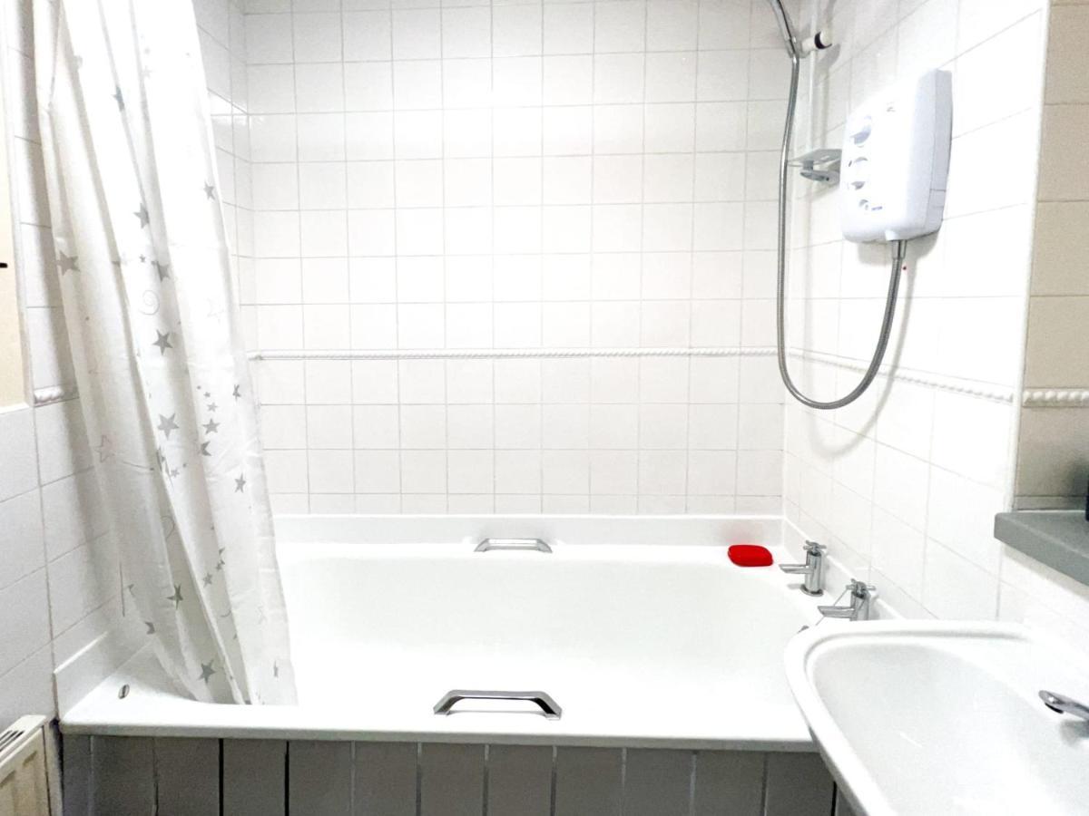 Apartment 2 Bedroom - River Clyde - Parking *