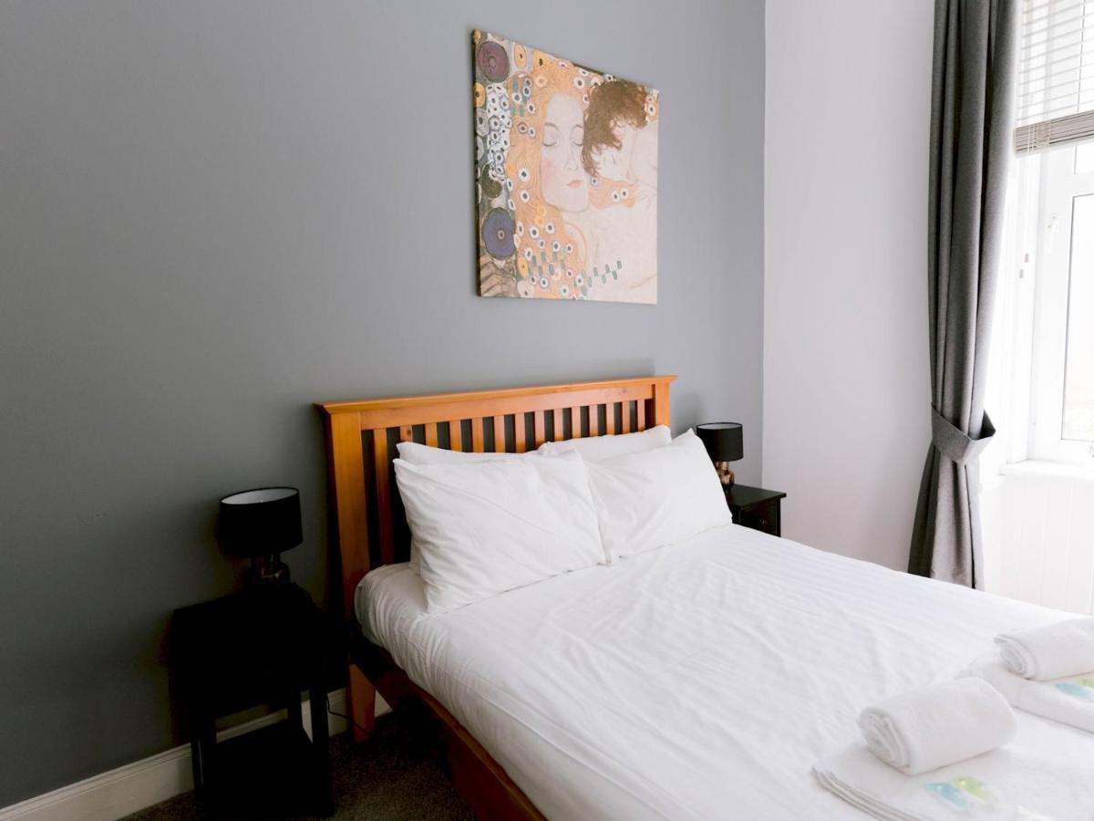 Pass The Keys 2 Bed In West End *