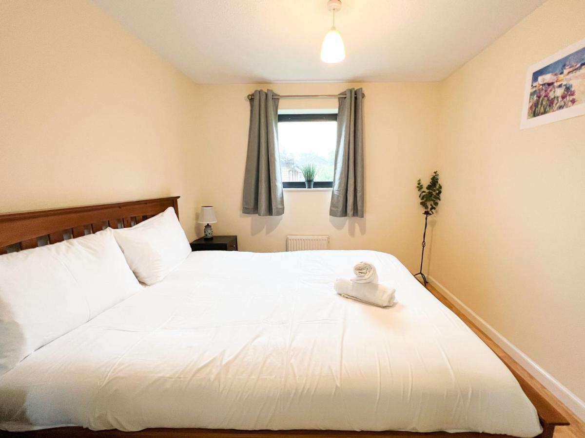 Apartment 2 Bedroom - River Clyde - Parking