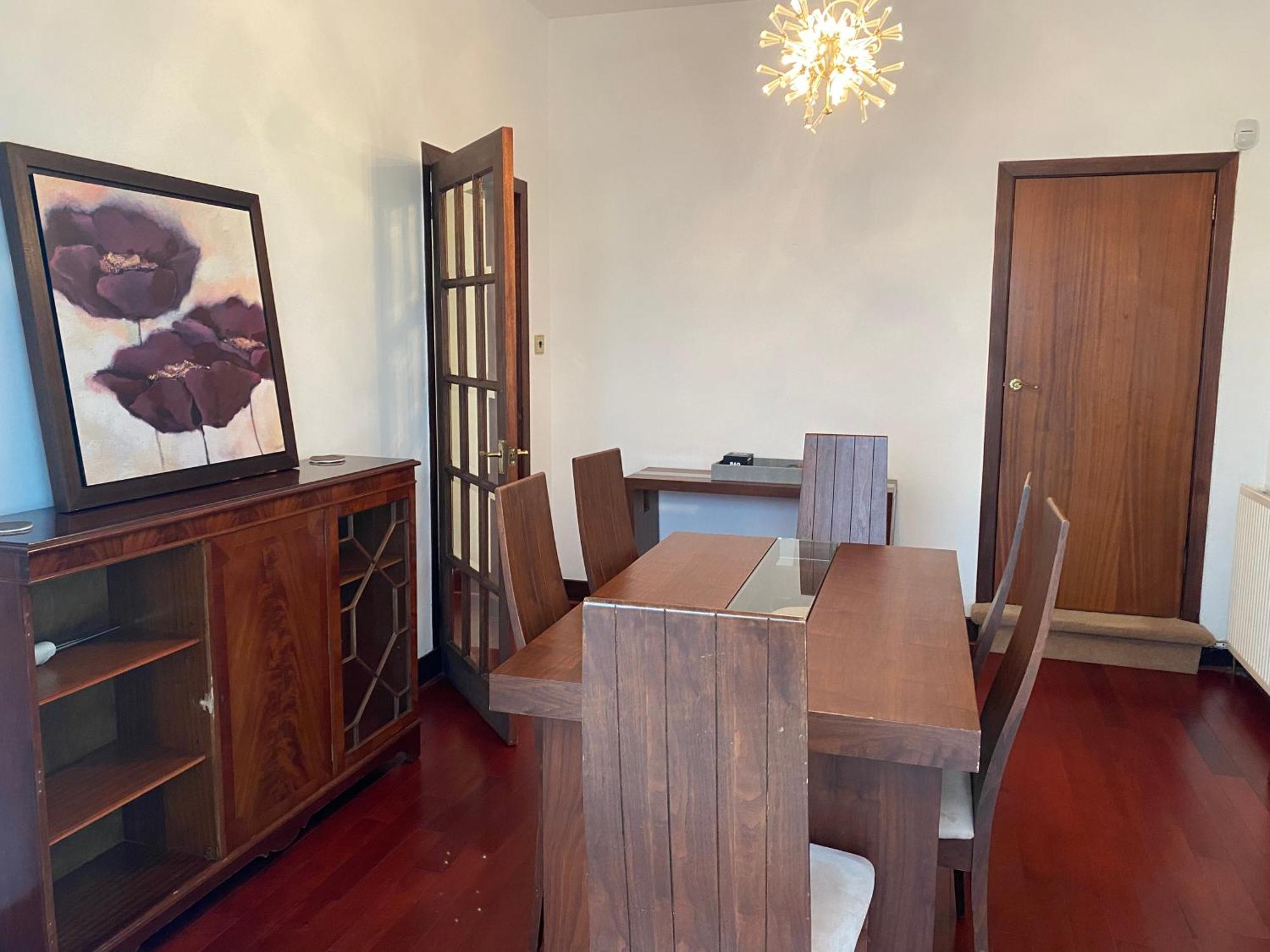 Mansewood Road Villa