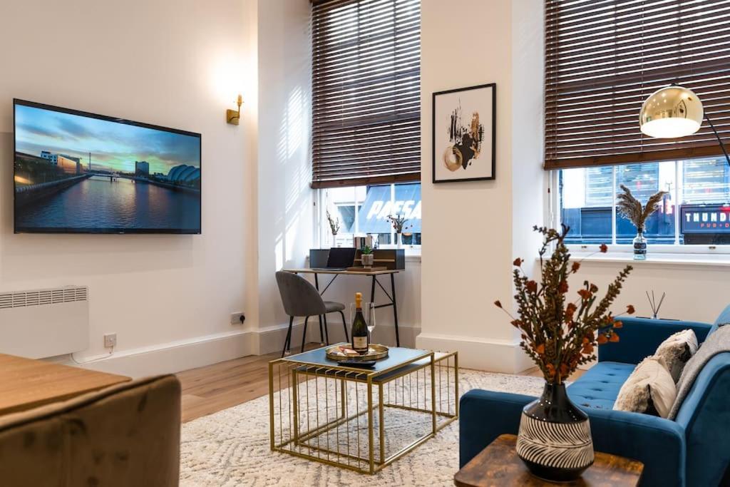 The Escape - 5* In The Heart Of Glasgow!