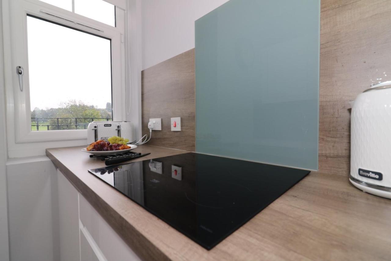 Signature - Greenlees Clubhouse Apartment *