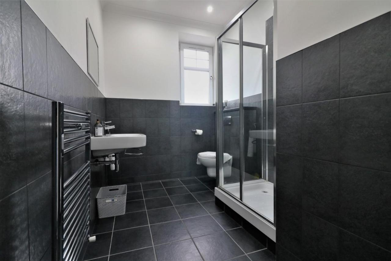 Signature - Greenlees Clubhouse *