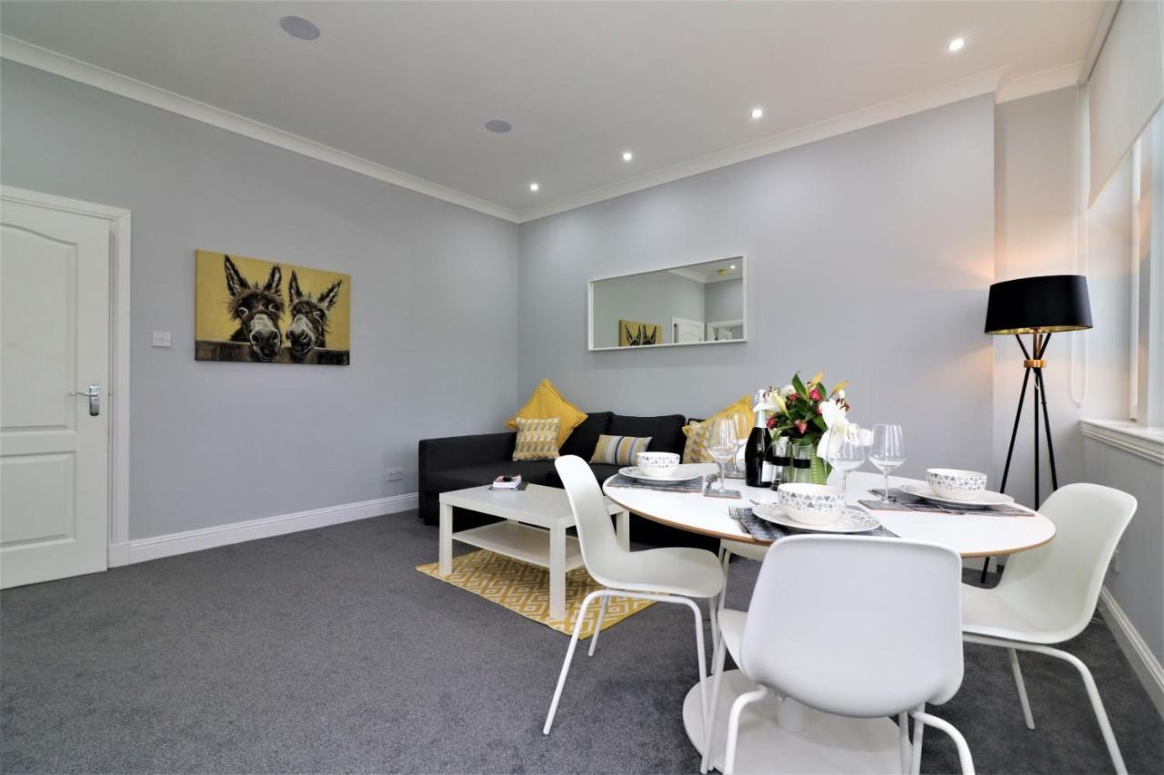 Signature - Greenlees Clubhouse Apartment *