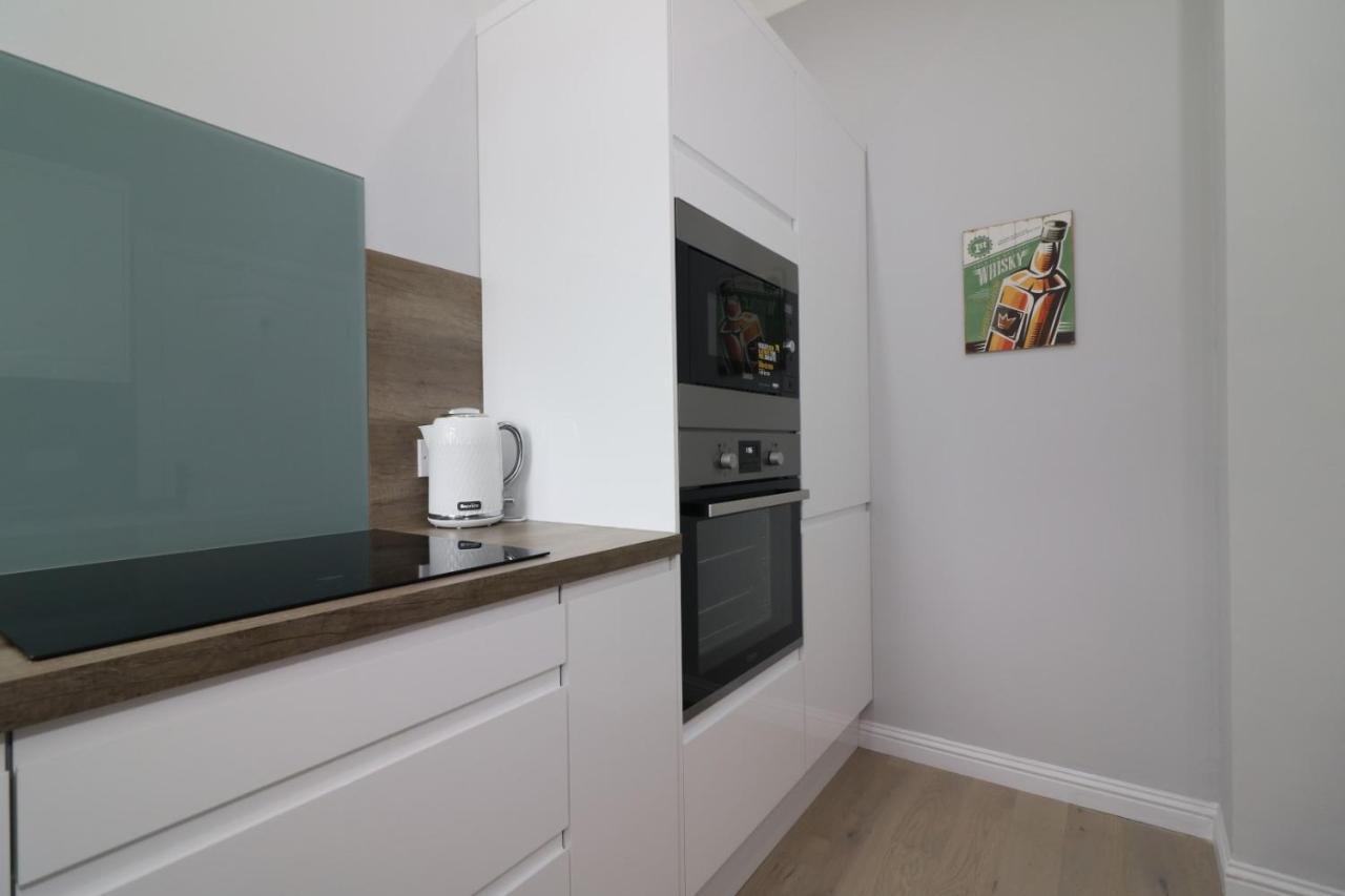 Signature - Greenlees Clubhouse Apartment *