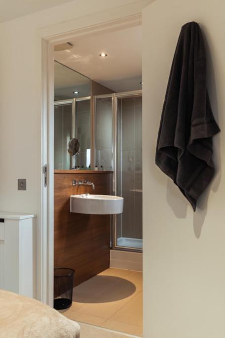 The Penthouse - Luxury Like No Other Apartment