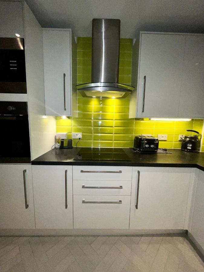 Apartment Glas-go 2 Bedroom 3 Min Walk To Secc Hydro Free Parking Onsite *