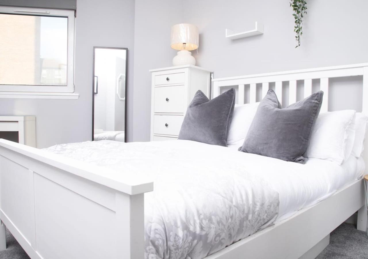 Glas-go 2 Bedroom 3 Min Walk To Secc Hydro Free Parking Onsite Glasgow