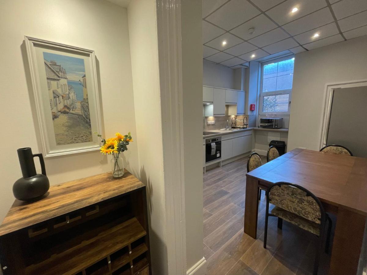 Traditional 5 Bedroom Centre Apartment