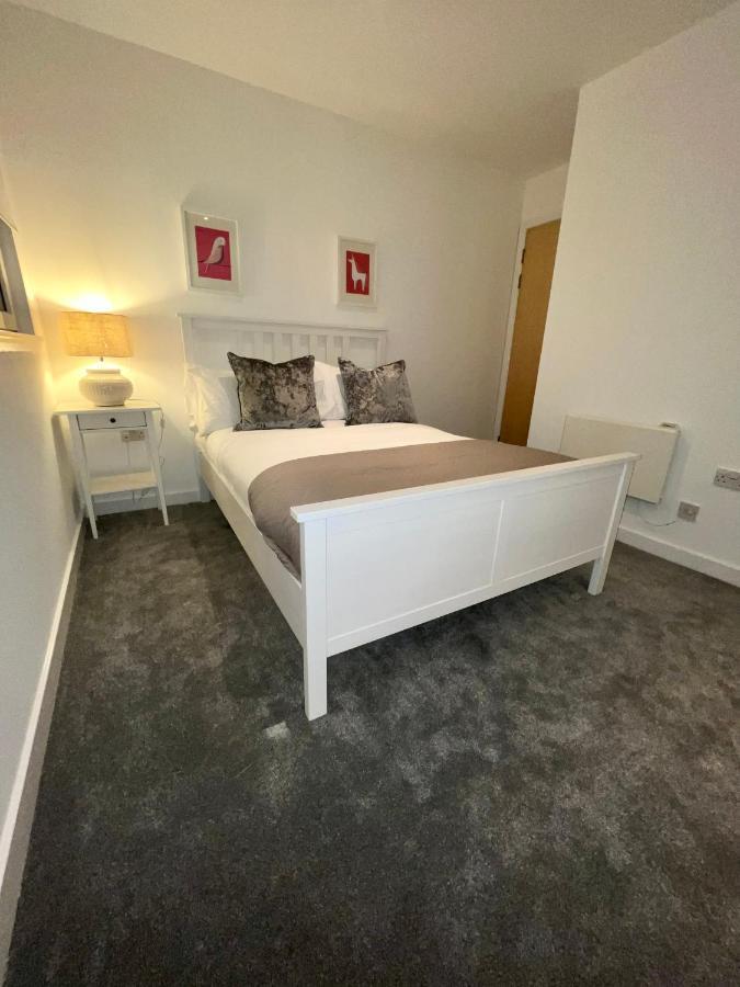 Glas-go 2 Bedroom 3 Min Walk To Secc Hydro Free Parking Onsite *