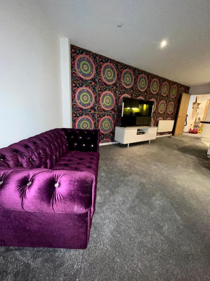 Glas-go 2 Bedroom 3 Min Walk To Secc Hydro Free Parking Onsite Apartment