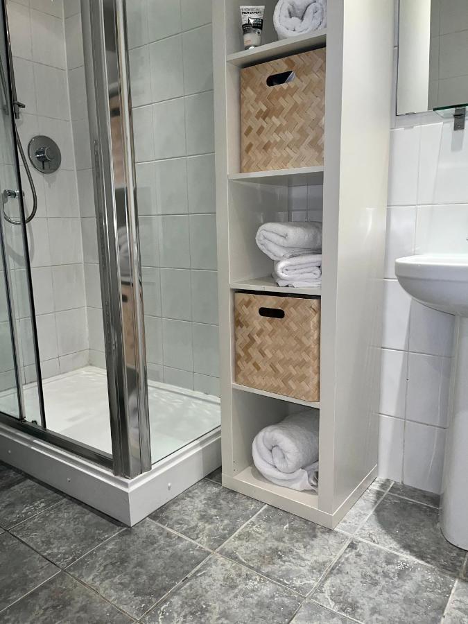 Glas-go 2 Bedroom 3 Min Walk To Secc Hydro Free Parking Onsite *