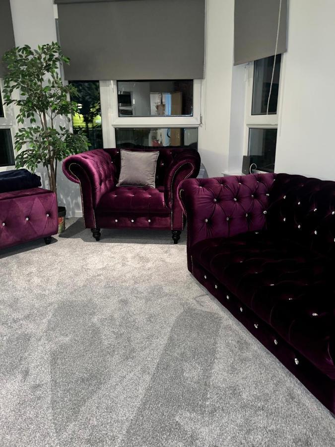 Glas-go 2 Bedroom 3 Min Walk To Secc Hydro Free Parking Onsite Apartment
