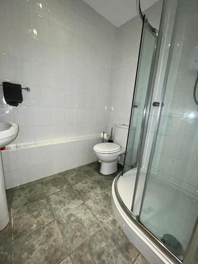 Apartment Glas-go 2 Bedroom 3 Min Walk To Secc Hydro Free Parking Onsite *