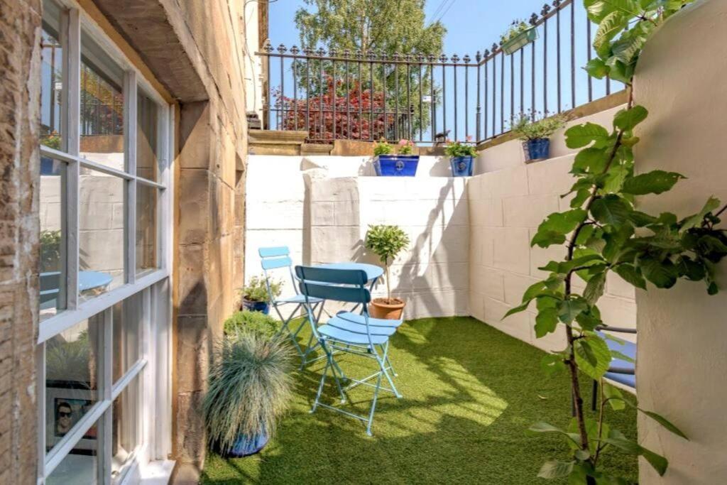 Lovely 2 Bedroom Garden Flat In Trendy West End * Glasgow