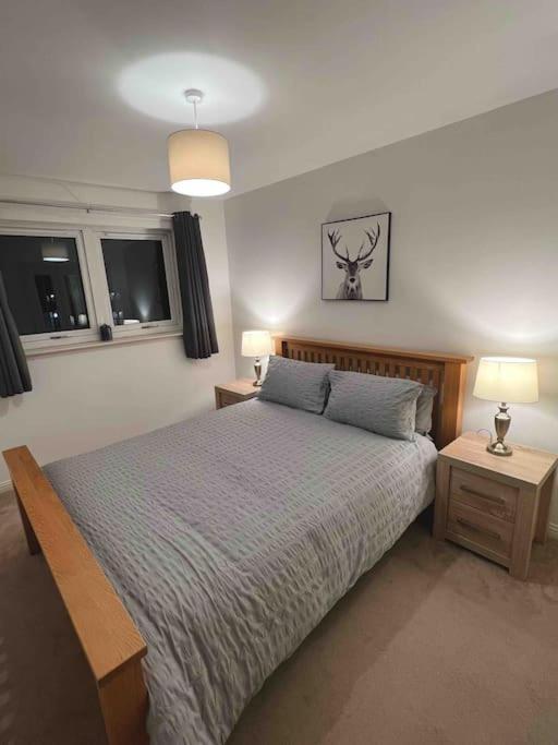 Modern 2 Bedroom Flat Near Centre Apartment