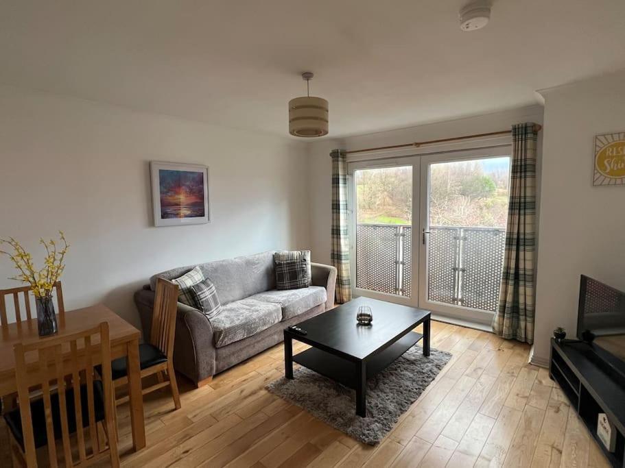 Modern 2 Bedroom Flat Near Centre *