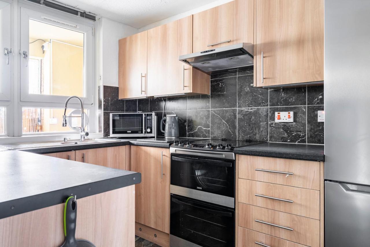 Lovely 1-bedroom With Balcony In West End Glasgow