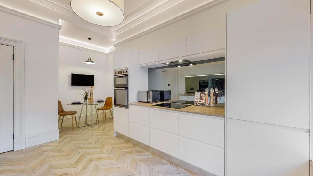 Apartment 69 St Georges Mansions
