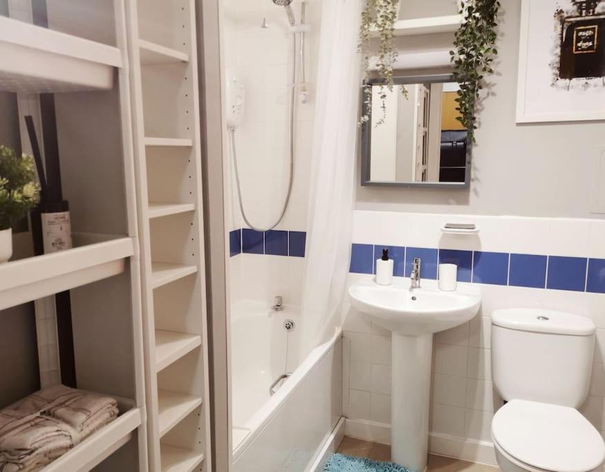 Lovely Studio Flat In Centre Apartment *