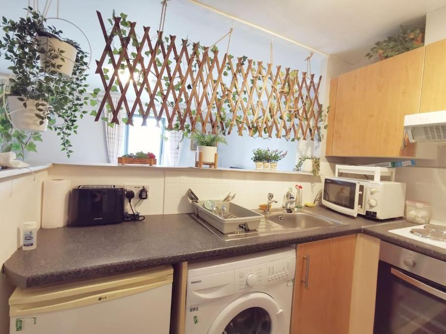 Lovely Studio Flat In Centre *